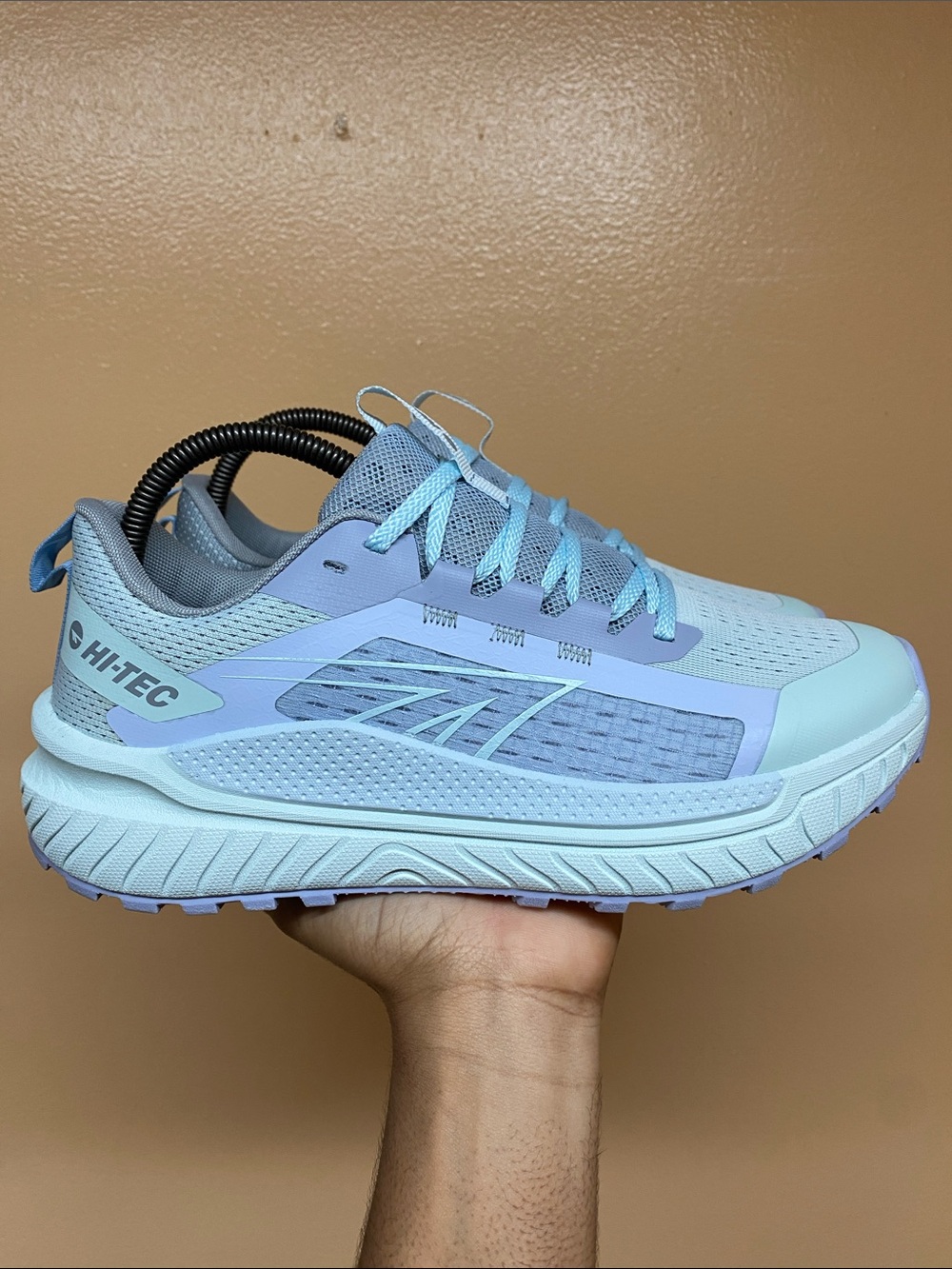 Hi-Tec Catalina II Women’s Trail Running Sneakers Size 9 “Ice Castle Arctic Ice”